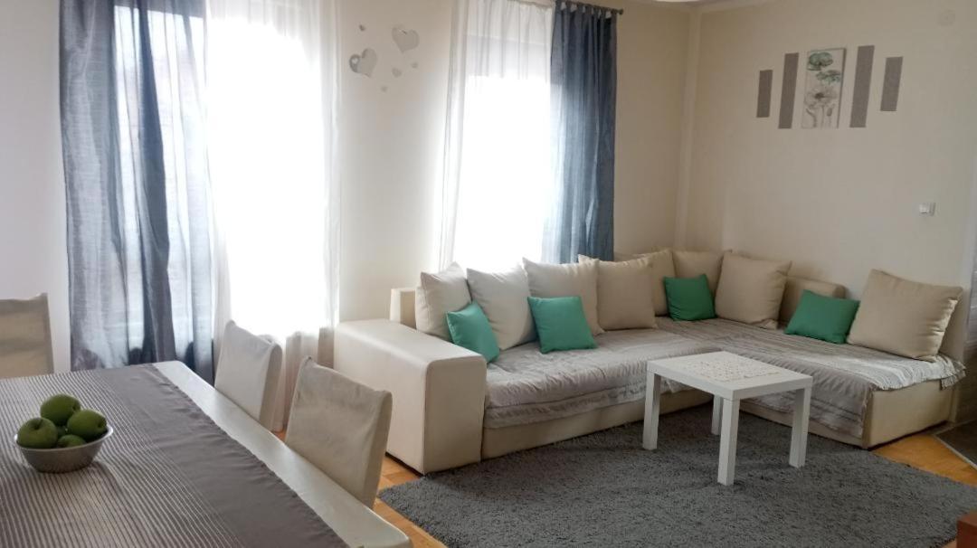 Apartman Gana Altina Lux Belgrado Esterno foto