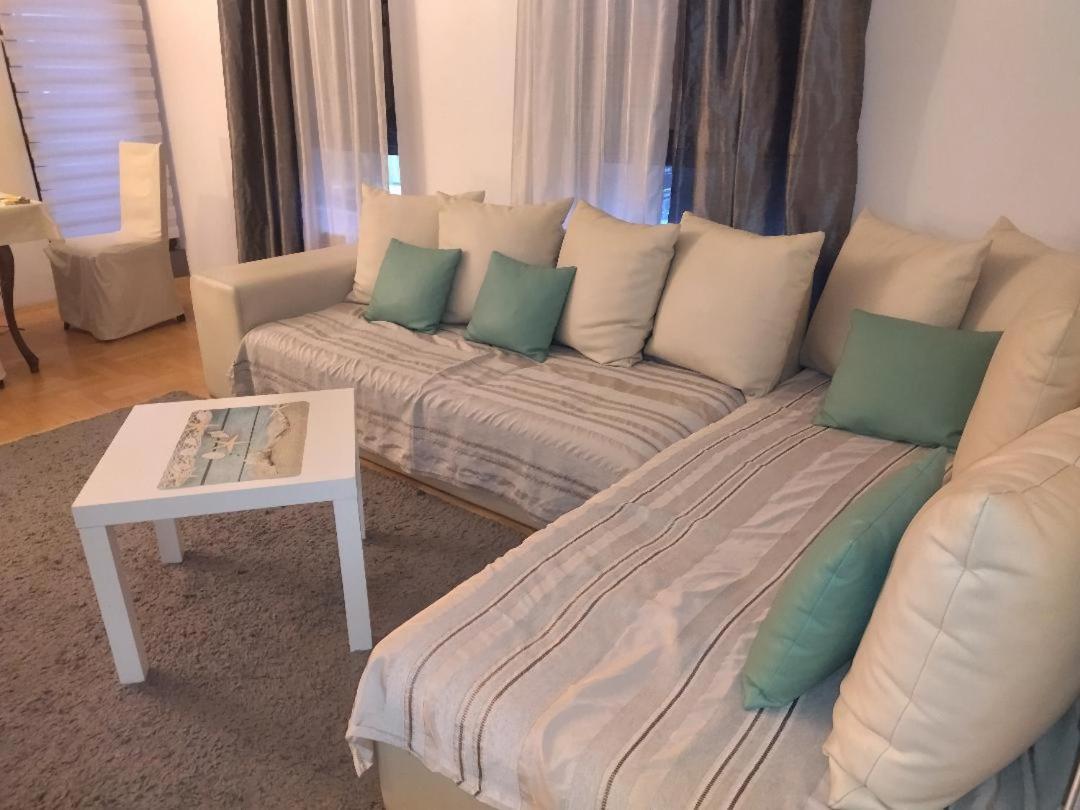 Apartman Gana Altina Lux Belgrado Esterno foto